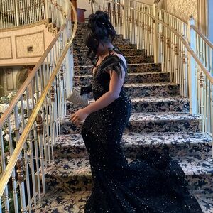 Elegant Black Sequin Rhinestone Appliqué Prom Gown